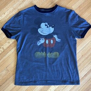 Vintage Disney Men's Navy Blue Mickey Mouse Graphic Tee